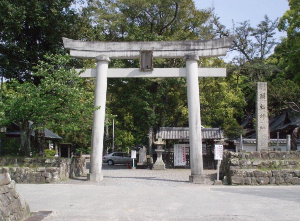 闘鶏神社