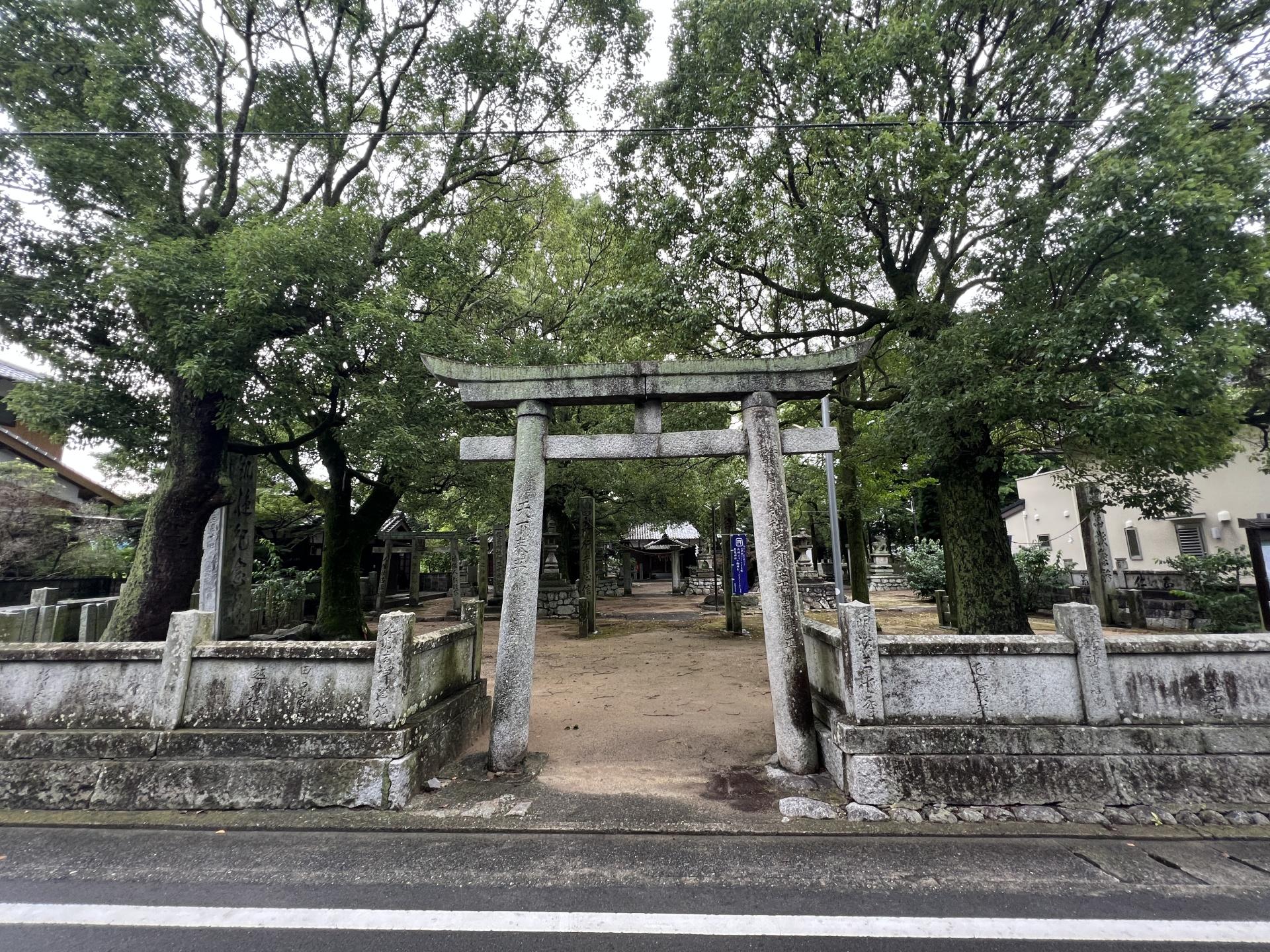 周敷神社・藤原神社合殿