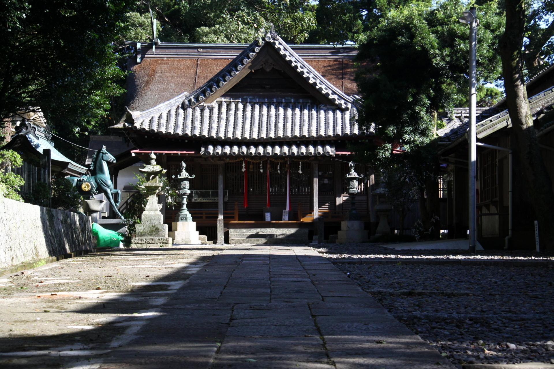 厳原八幡宮神社